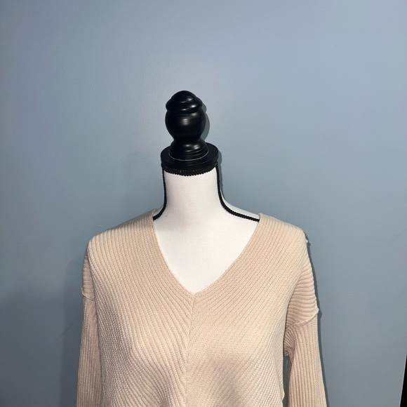wishlist- cream sweater - Picture 2 of 5